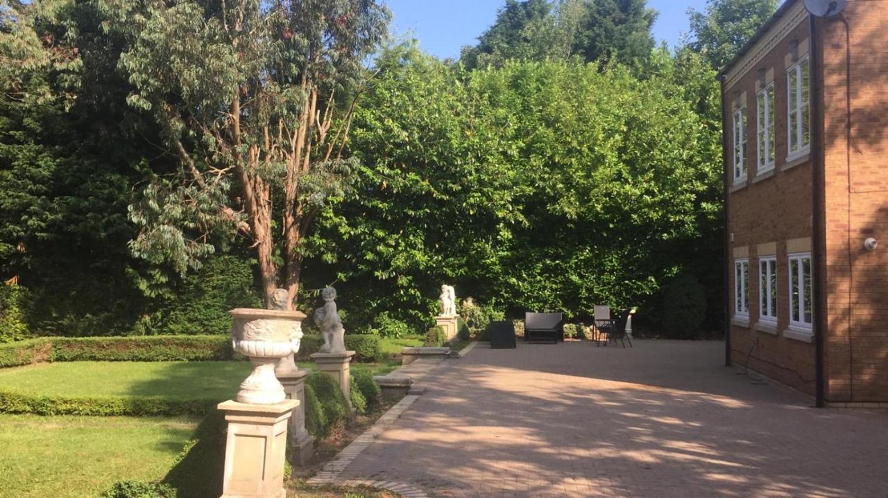 Old Park Villa Телфорд Экстерьер фото